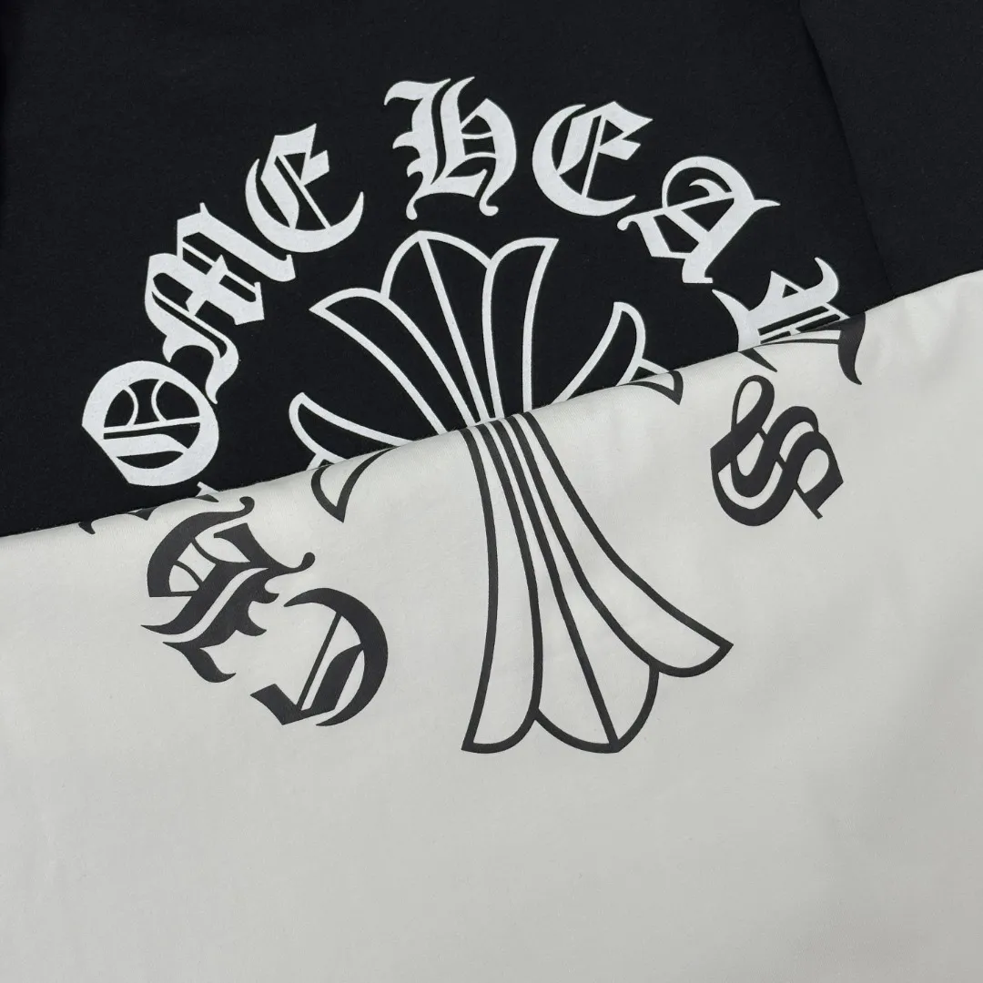 P170 Chrome Hearts 25 high-end versions. The fabric is made of 300 grams of high-density pure cotton. It does not deform or shrink. It has three labels. It is the same style for men and women. Technology: suede foaming + digital printing. Color: white, black. SIZE: S-XL.